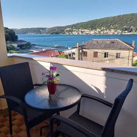 Ljubica Apartments And Rooms Guest house Supetarska Draga