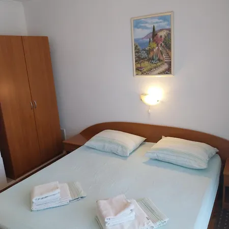 Ljubica Apartments And Rooms