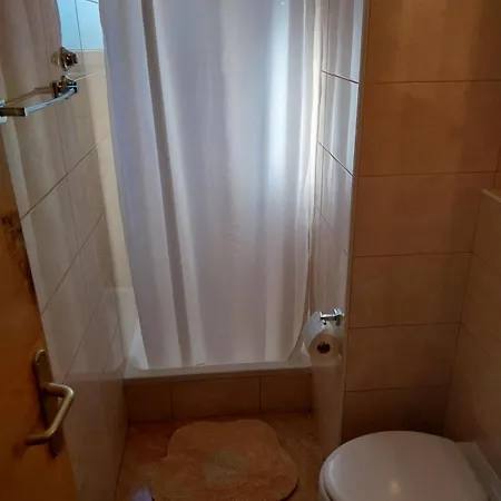 Guest house Ljubica Apartments And Rooms 3*