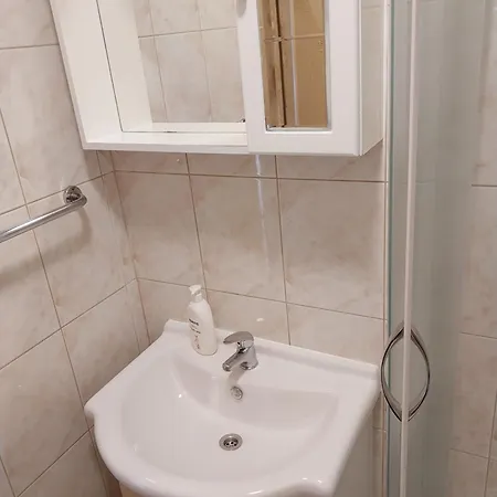 Ljubica Apartments And Rooms 3*