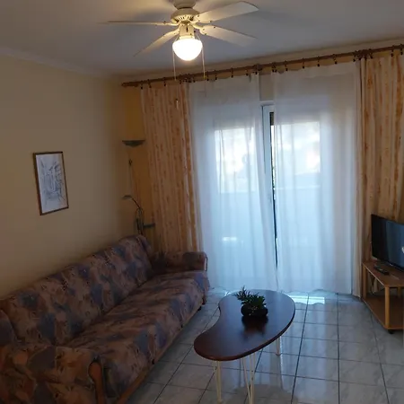 Guest house Ljubica Apartments And Rooms 3*