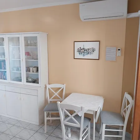 Ljubica Apartments And Rooms 3*