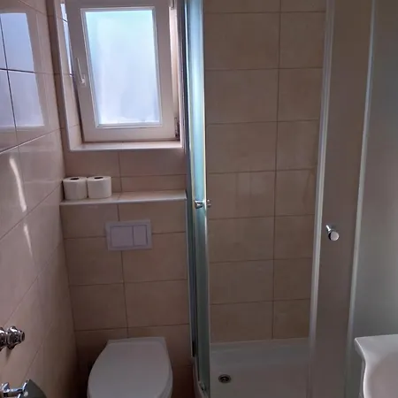 Guest house Ljubica Apartments And Rooms