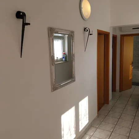 Guest house Ljubica Apartments And Rooms Supetarska Draga