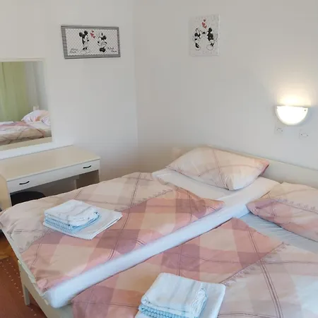 Ljubica Apartments And Rooms Guest house