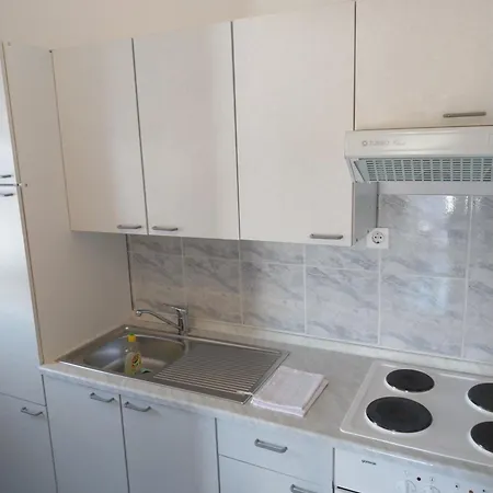 Guest house Ljubica Apartments And Rooms