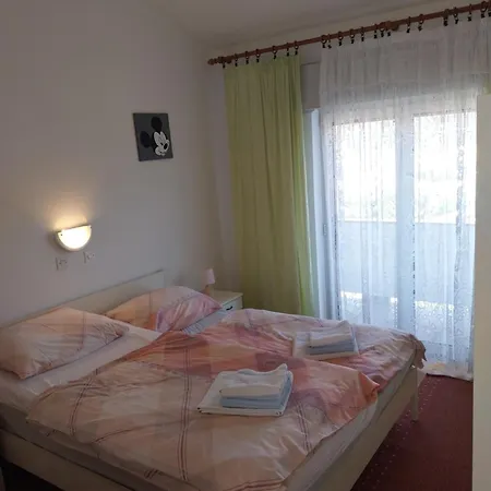 Guest house Ljubica Apartments And Rooms 3*