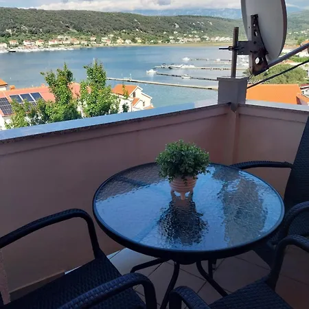 Guest house Ljubica Apartments And Rooms 3*