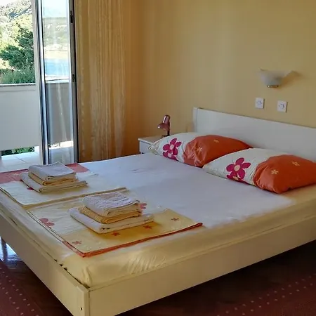 Ljubica Apartments And Rooms Supetarska Draga