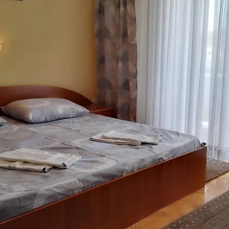 Guest house Ljubica Apartments And Rooms Supetarska Draga